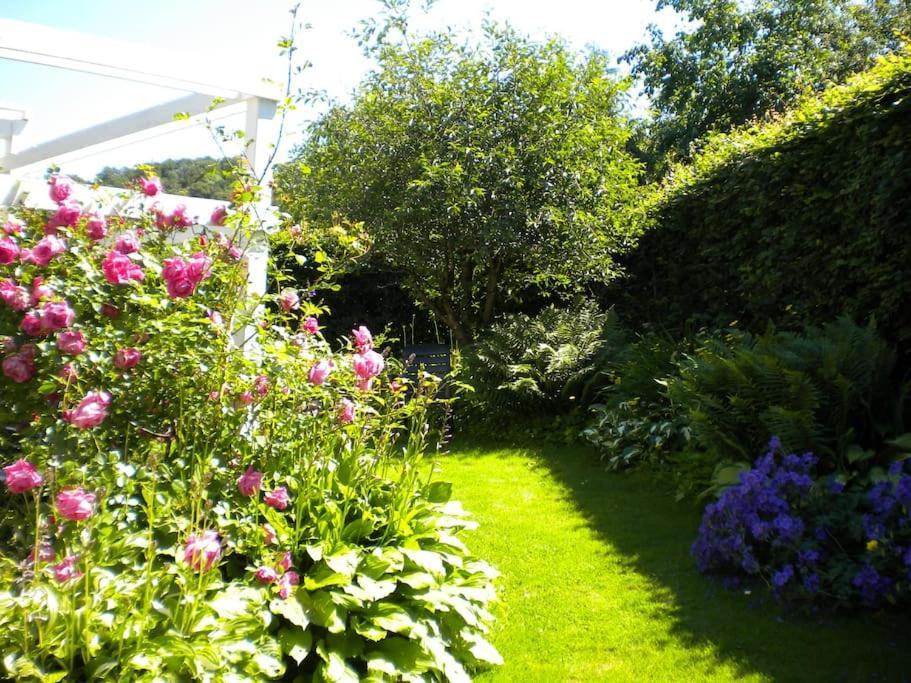 Villa Med Blommande Traedgard, Centralt Båstad Εξωτερικό φωτογραφία